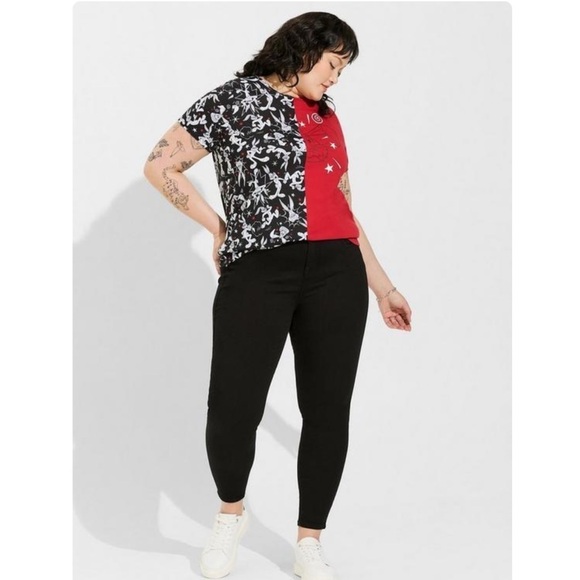 TORRID WARNER BROS Looney Tunes Bugs Bunny Classic Fit Colorblock Tee - Picture 3 of 10